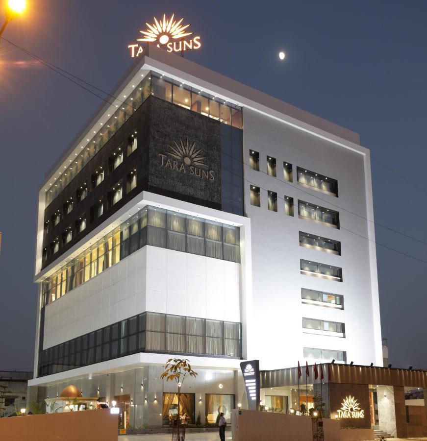 Hotel Tara Suns Vadodara Exterior foto